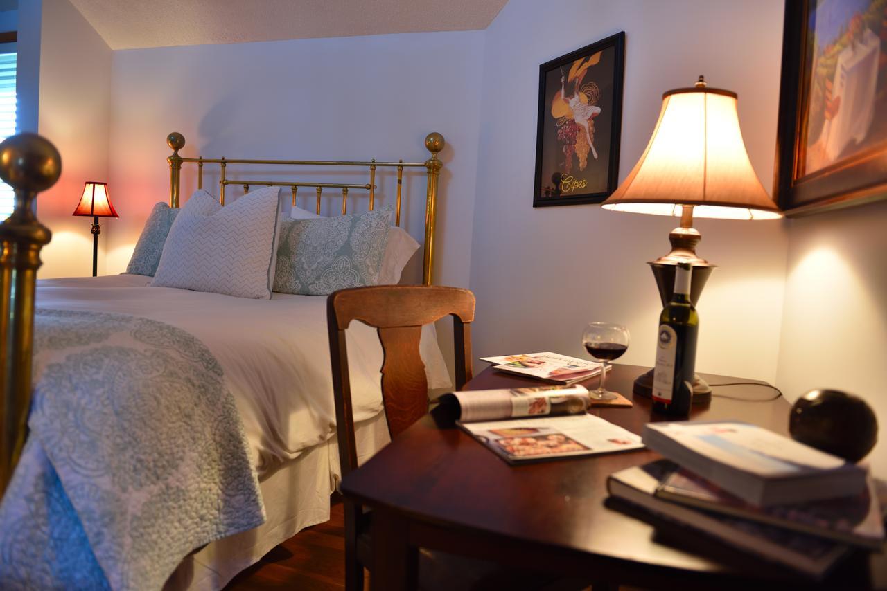 Summerhill Estate House Bed and Breakfast Kelowna Esterno foto