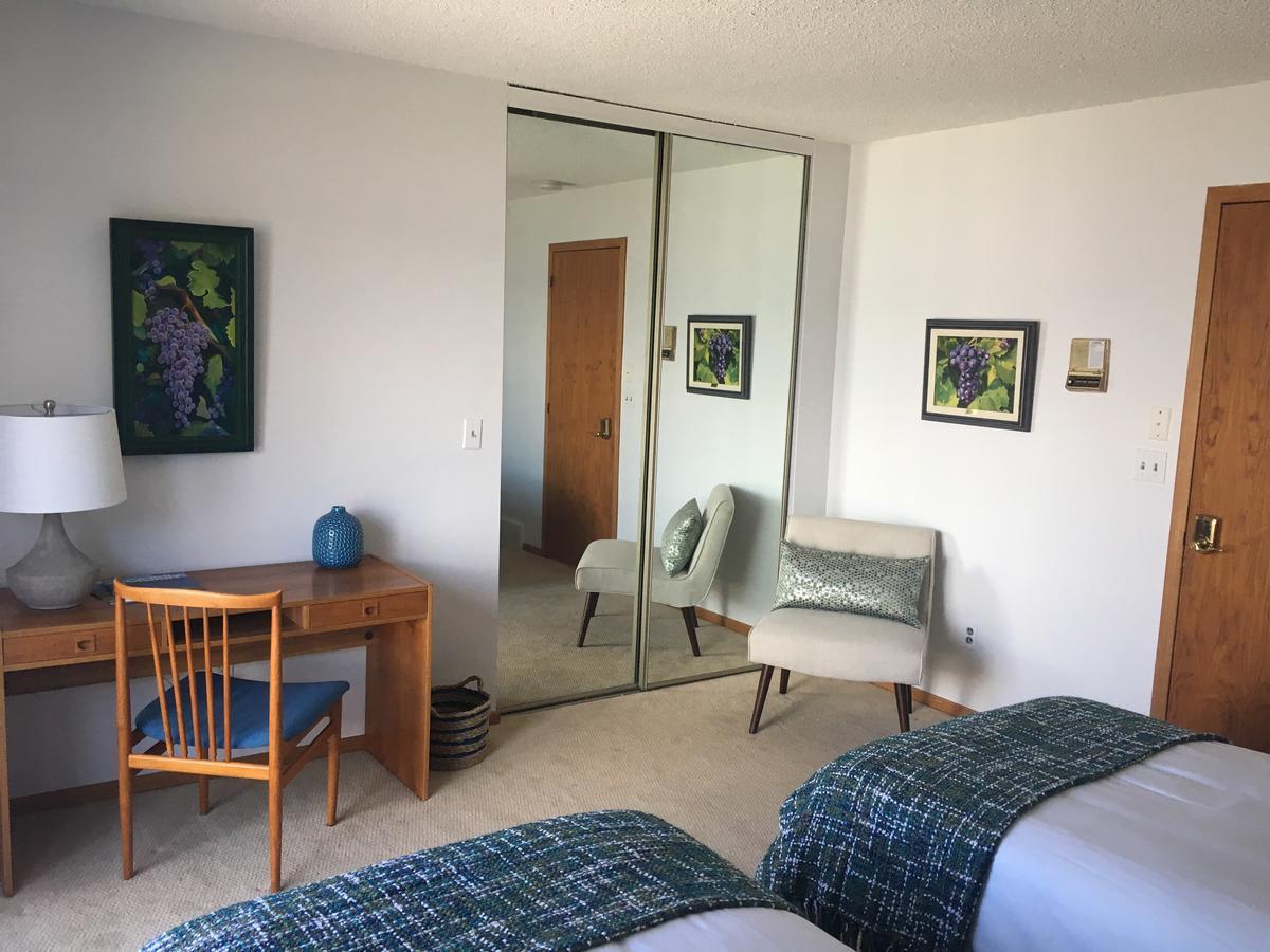 Summerhill Estate House Bed and Breakfast Kelowna Esterno foto