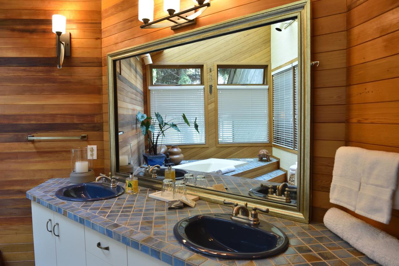 Summerhill Estate House Bed and Breakfast Kelowna Esterno foto