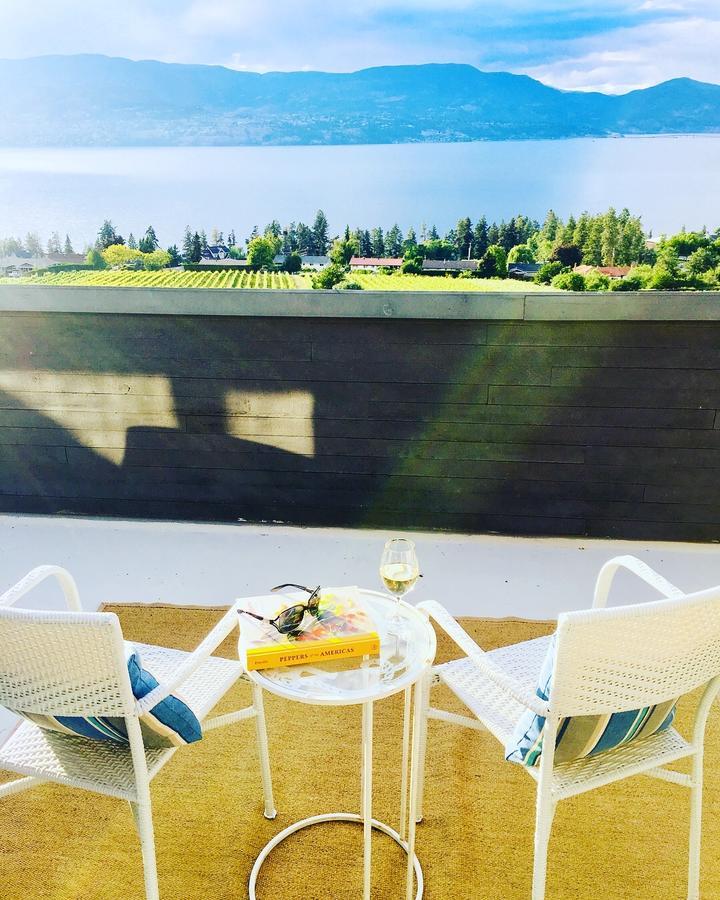 Summerhill Estate House Bed and Breakfast Kelowna Esterno foto